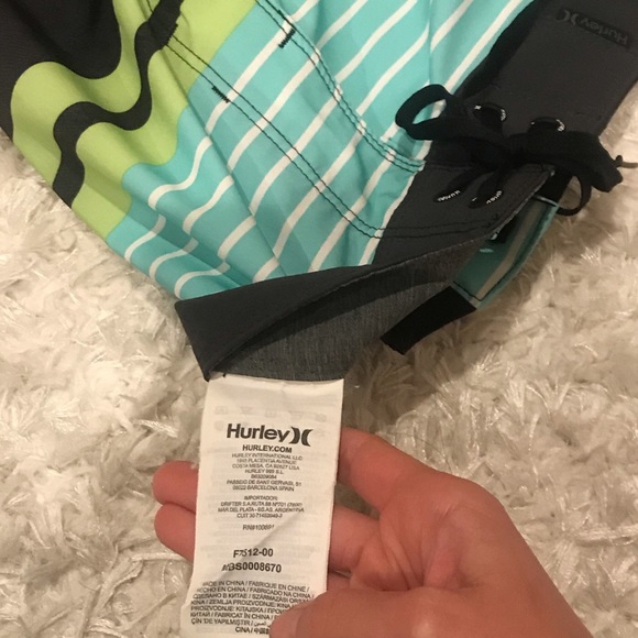 Men’s Hurley Phantom Striped Aloha Board Shorts - Picture 7 of 8